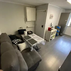  Habitación en casa particular Cerca Del Centro De Barcelona, Barceloneta, Aeropuerto Y Fira